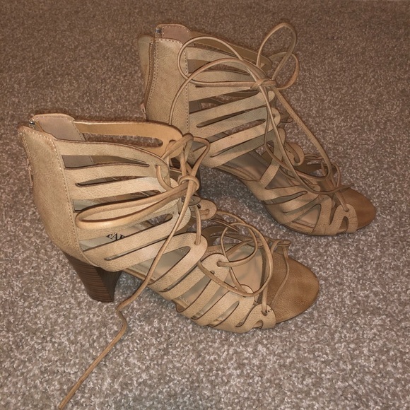 Nude JustFab Heels with Laces 👠 - Picture 3 of 6